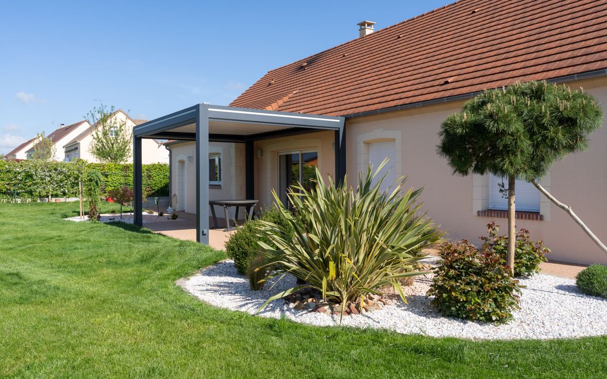 Cration Terrasse en Hydrostar massif mditerranen et Pergola Bioclimatique   BAZOCHET GOUET  conue le 08/03/2024