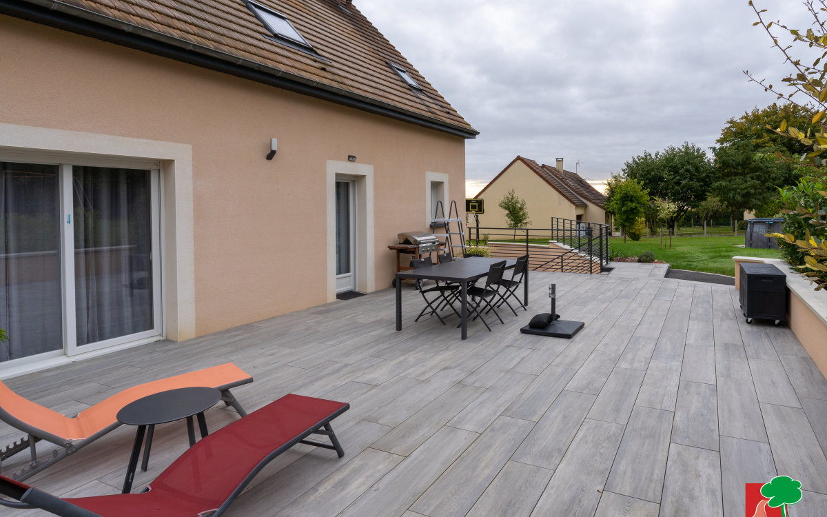 Ralisation Terrasse en dallage sur plots  la ferte bernard conue le 20/03/2024