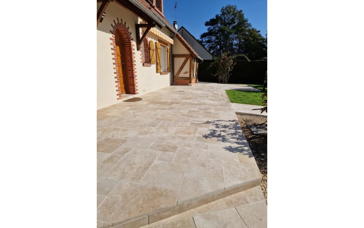 Cration Terrasse en dallage multiformat  MONT PRES CHAMBORD ralise le 01/10/2023