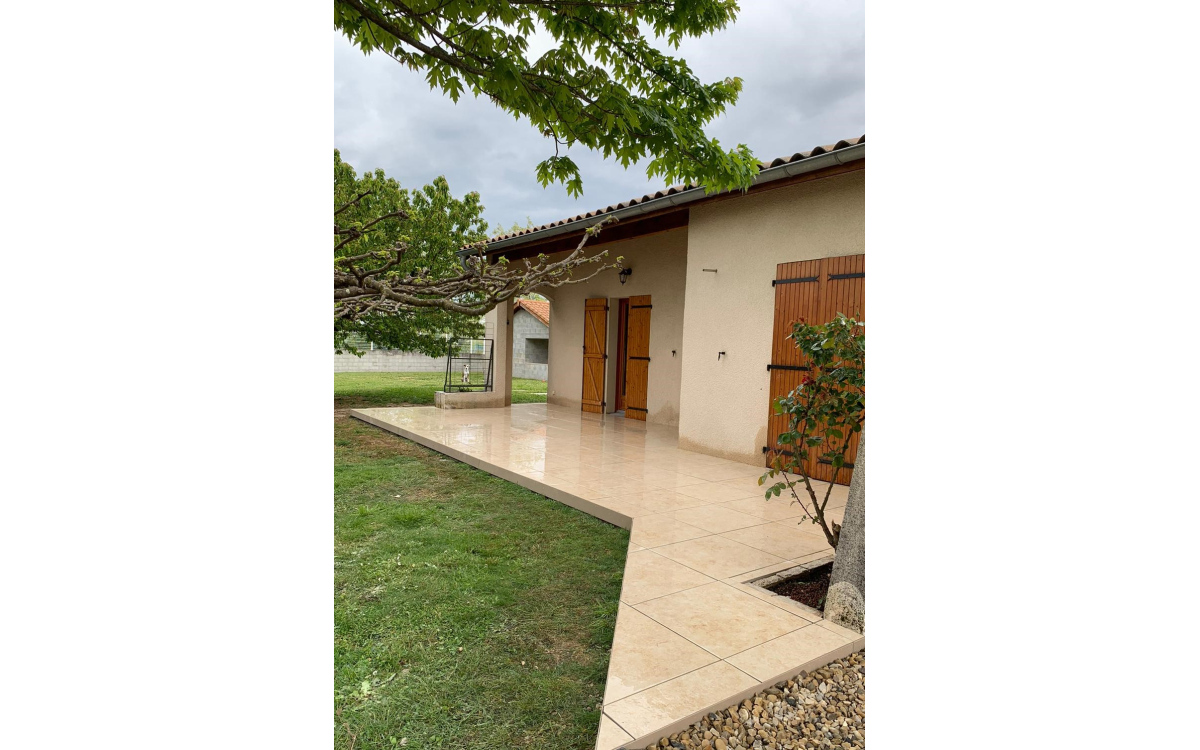 Conception Terrasse en dallage sur plots  CHANAS cre le 26/04/2024