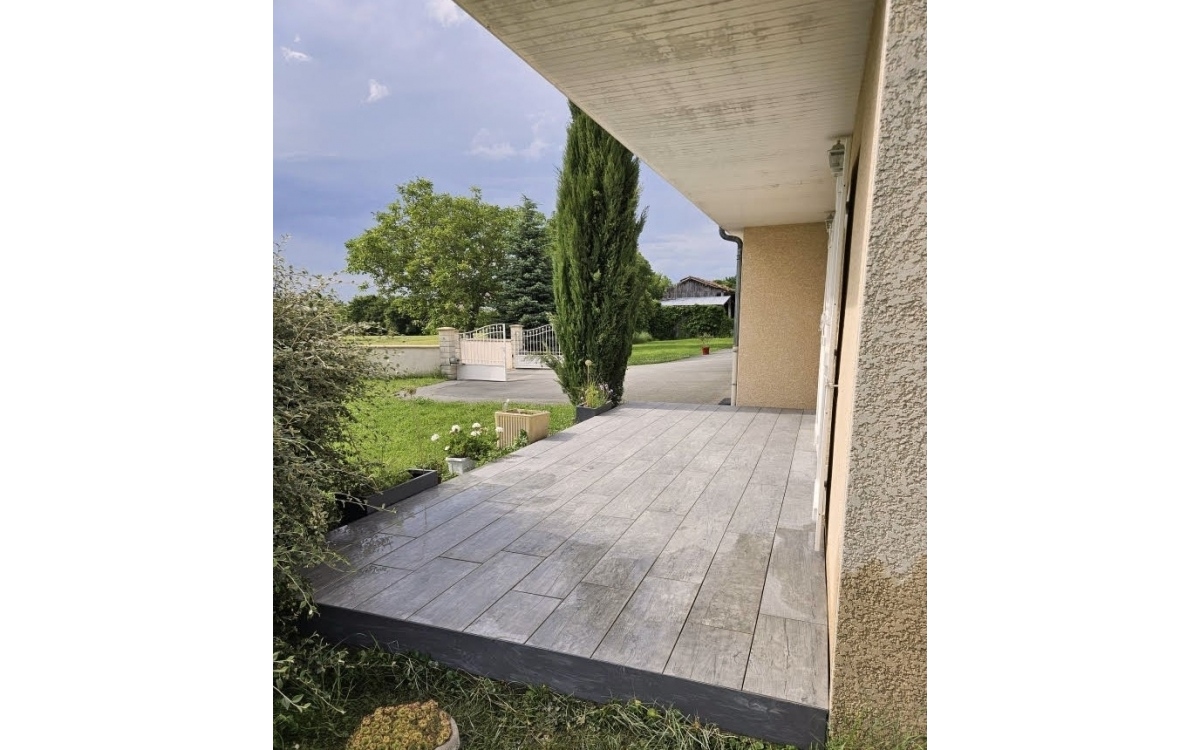 Conception Terrasse en dallage sur plots  SAINT ANDRE LE COQ cre le 18/06/2024