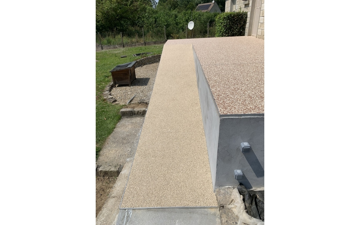 Conception Terrasse en Hydrostar� et Min�ralstar � � ESSUILES r�alis�e le 18/06/2024