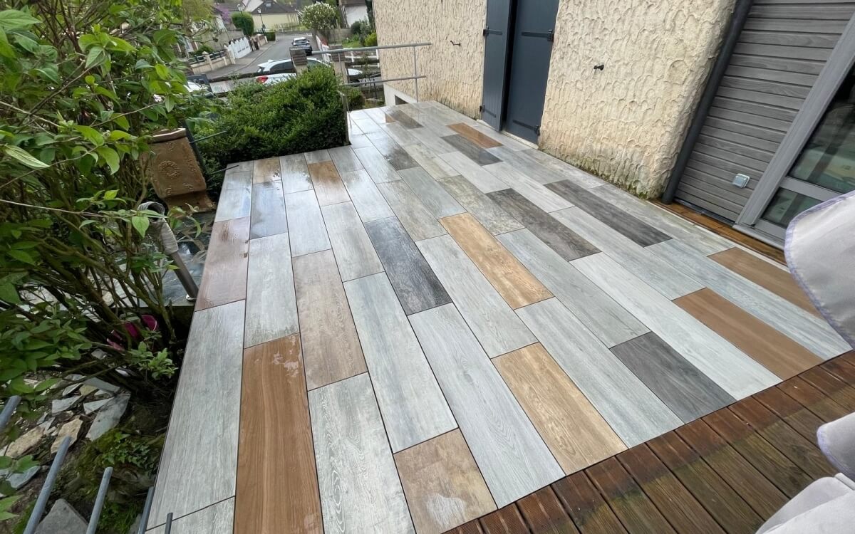 Ralisation Terrasse en dallage sur plots et grs crame  Morancez  cre le 18/12/2024