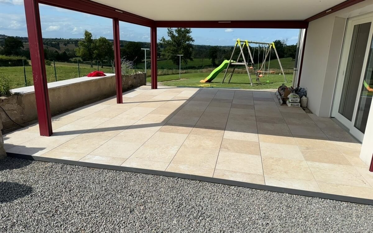 Ralisation Terrasse en dallage sur plots conue le 17/02/2025