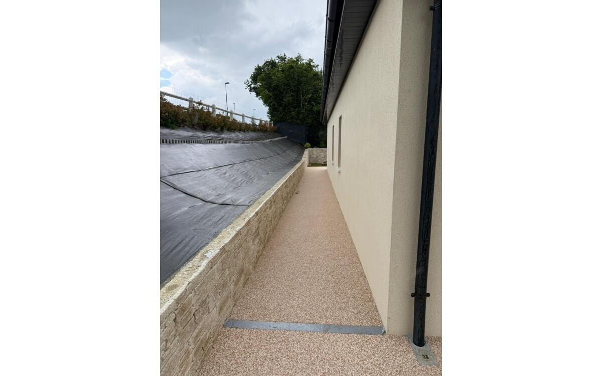 Ralisation Terrasse en dallage sur plots, Hydrostar et Pav la couture  Bretteville sur Laize  conue le 22/05/2025