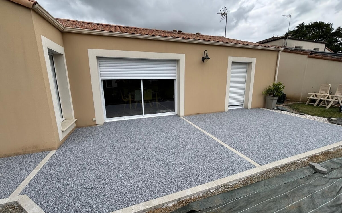 Ralisation Terrasse en Hydrostar et Pav la couture  Essarts-en-Bocage cre le 19/05/2025