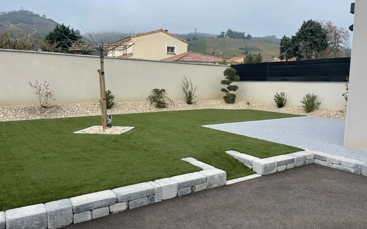 Ralisation Terrasse en Dm green, enrob  chaud, Hydrostar et Pav la couture - Drme conue le 11/06/2025