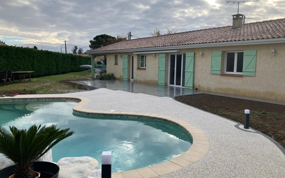 Ralisation Terrasse en grs crame et Hydrostar cre le 21/08/2025