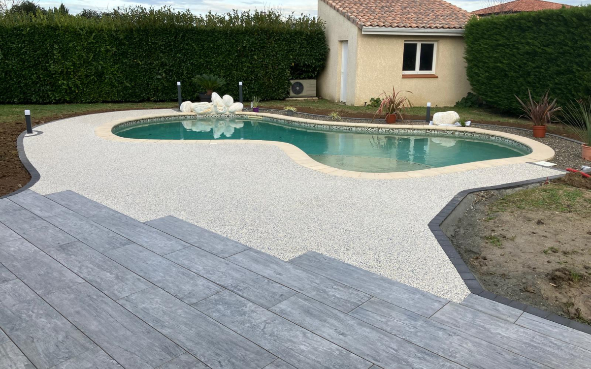 Ralisation Terrasse en grs crame et Hydrostar cre le 21/08/2025