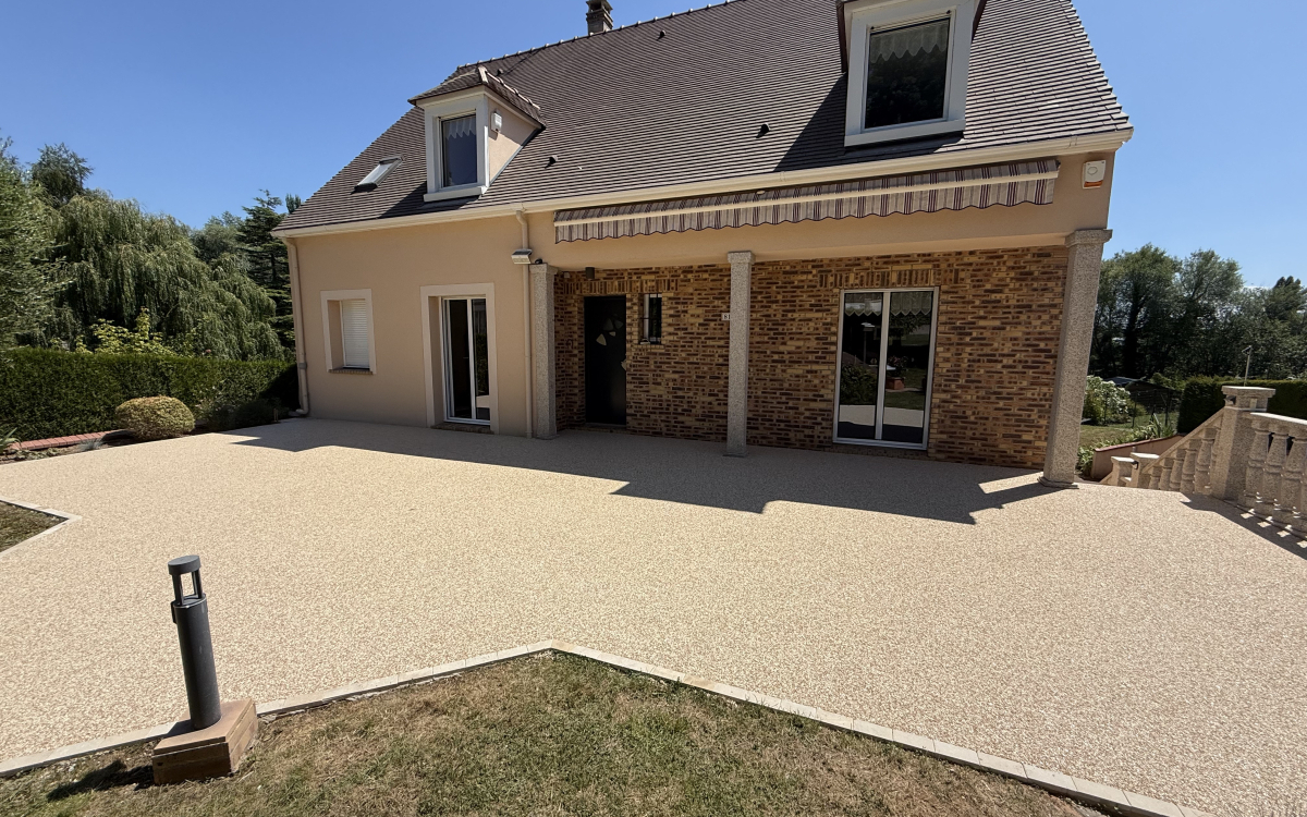 Ralisation Terrasse en Hydrostar et Pav la couture  CHAMPAGNE SUR OISE  conue le 20/08/2025