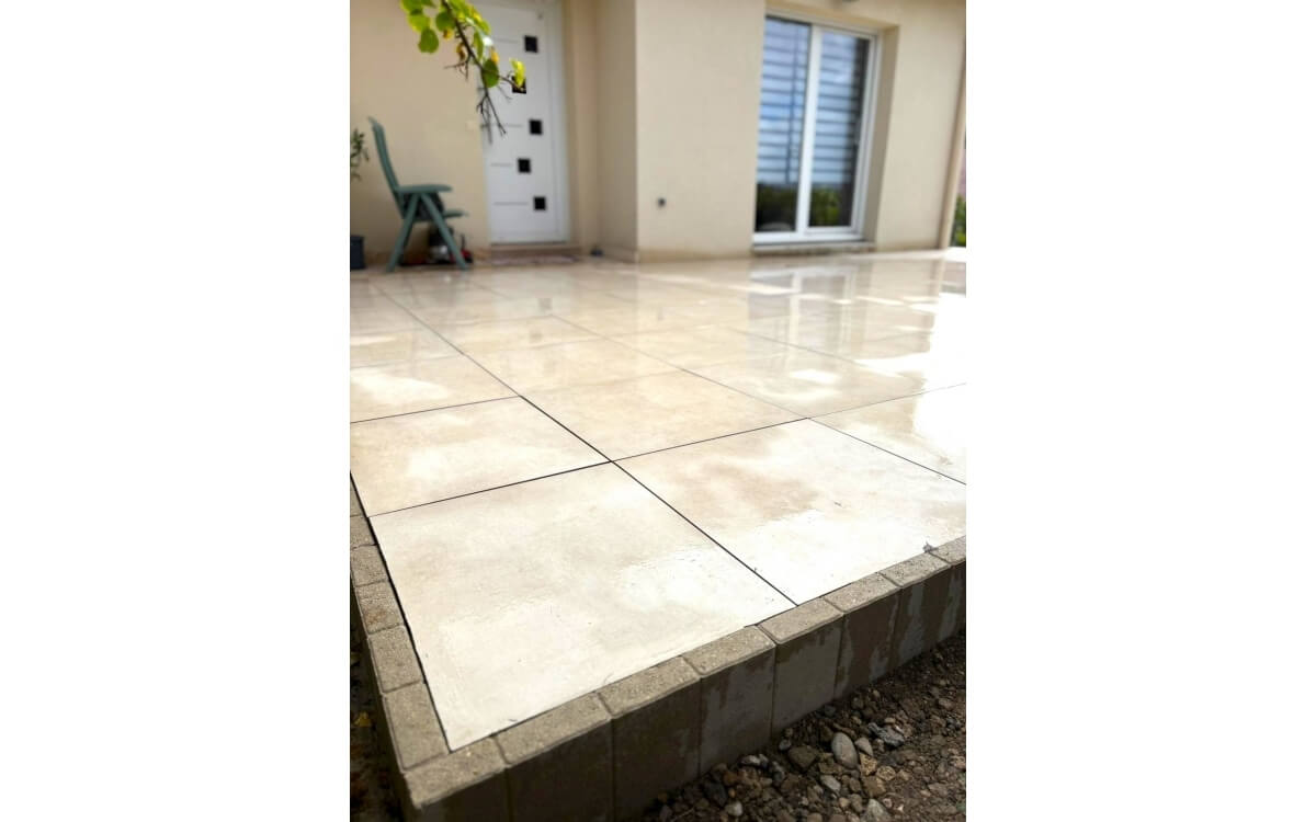 Cration Terrasse en grs crame  54230