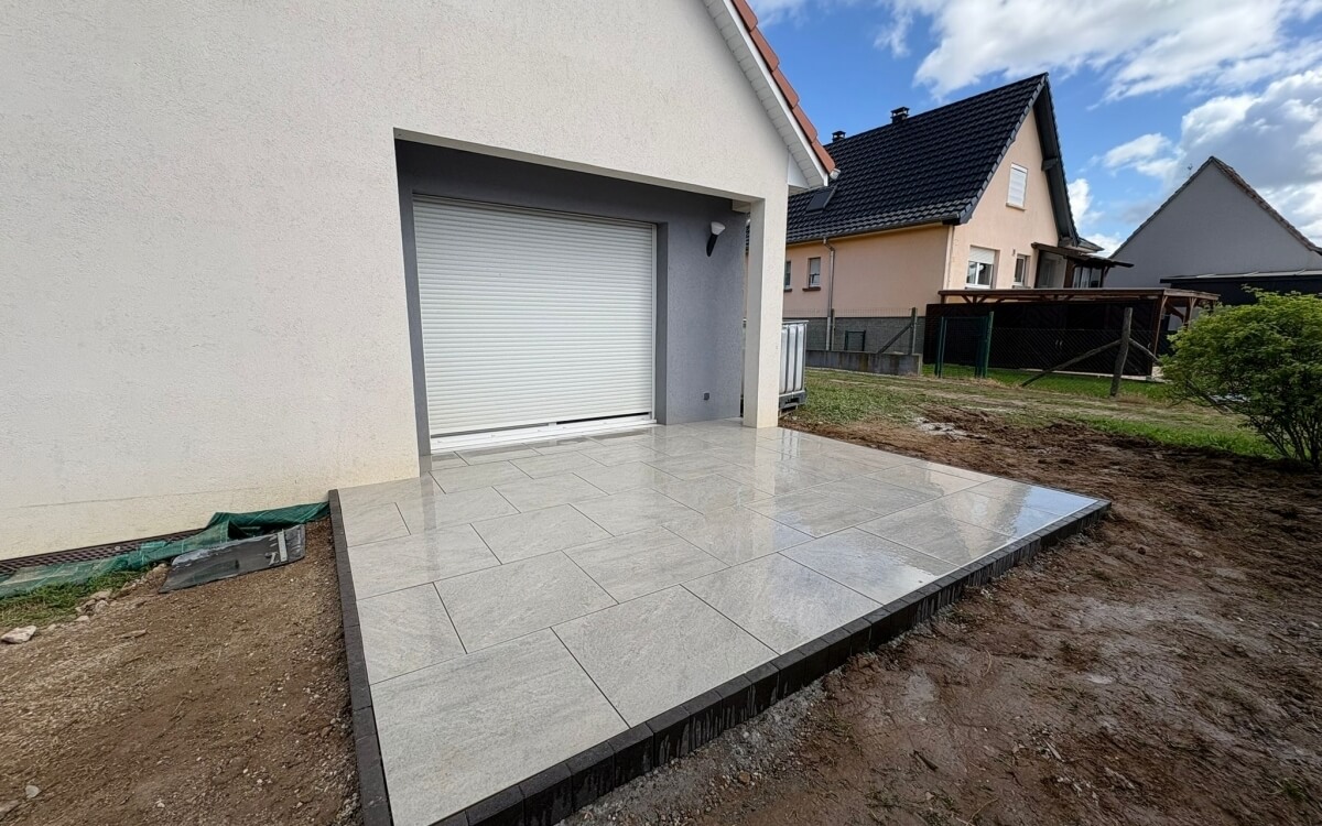 Ralisation Terrasse en bordures haute couture, Dm profil et grs crame  Betschdorf cre le 12/09/2025