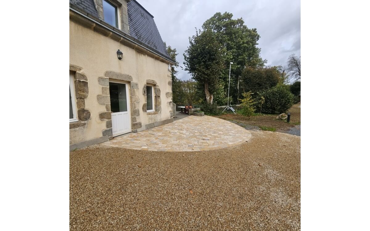 Cration Terrasse en Gravistar et pierra nature - Mayenne