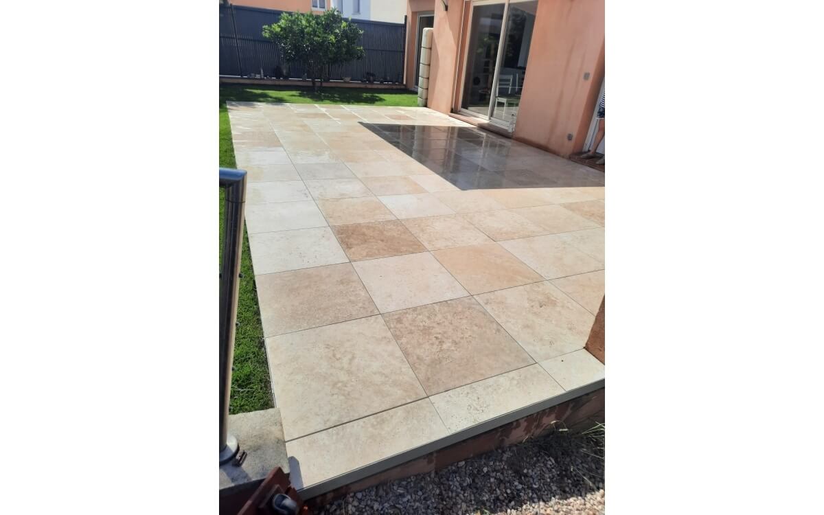 R�alisation Terrasse en dallage sur plots - Var
