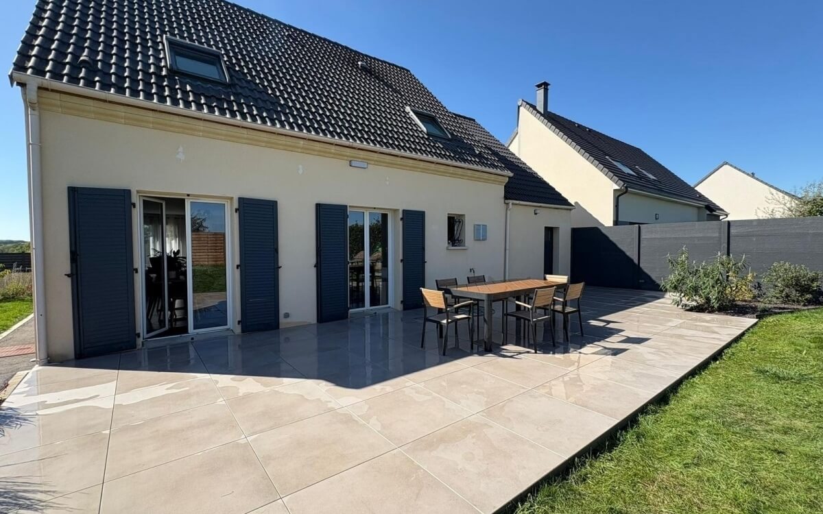 Cr�ation Terrasse en dallage sur plots et gr�s c�rame � Auneau