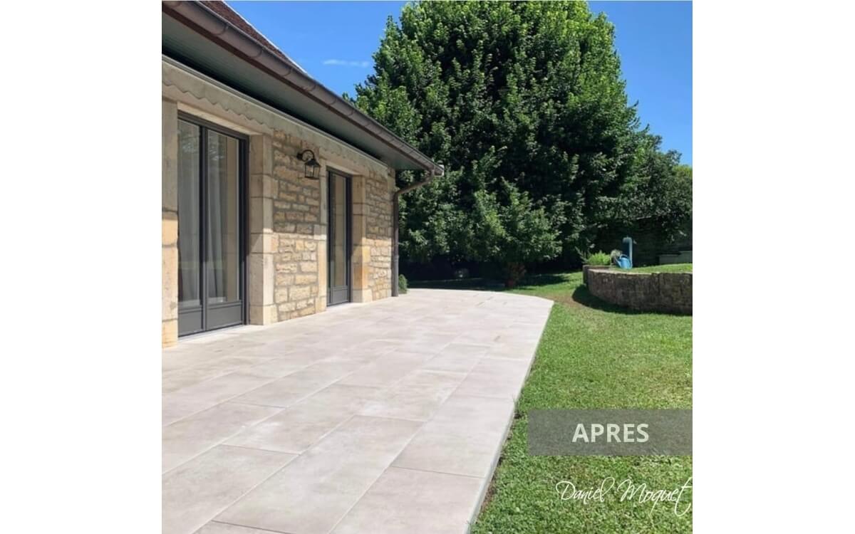 R�alisation Terrasse en dallage Gr�s C�rame - Jura con�ue le 03/12/2025
