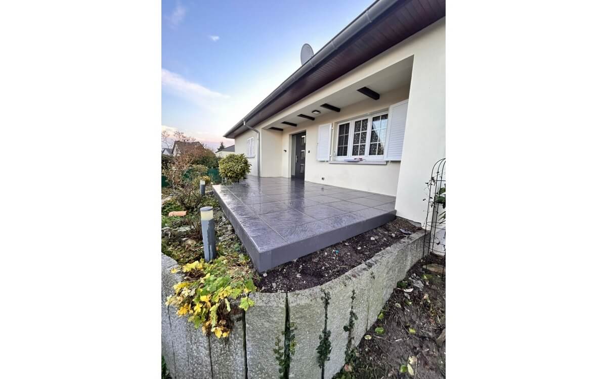 Cr�ation Terrasse en dallage sur plots et gr�s c�rame � Matzenheim r�alis�e le 03/12/2025