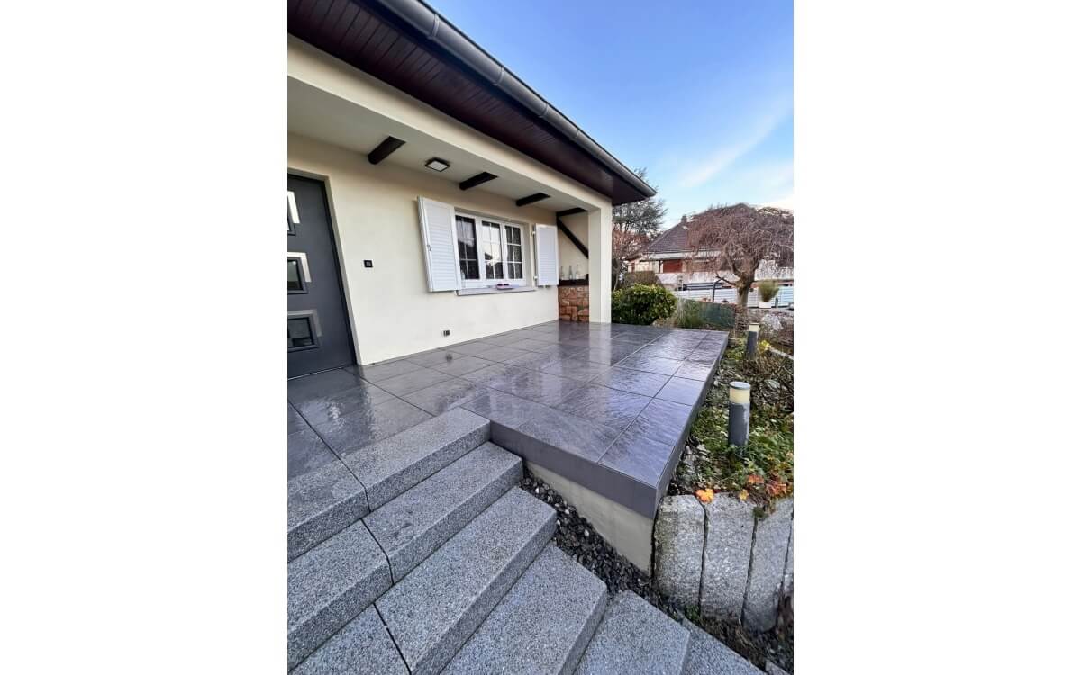 Cr�ation Terrasse en dallage sur plots et gr�s c�rame � Matzenheim r�alis�e le 03/12/2025