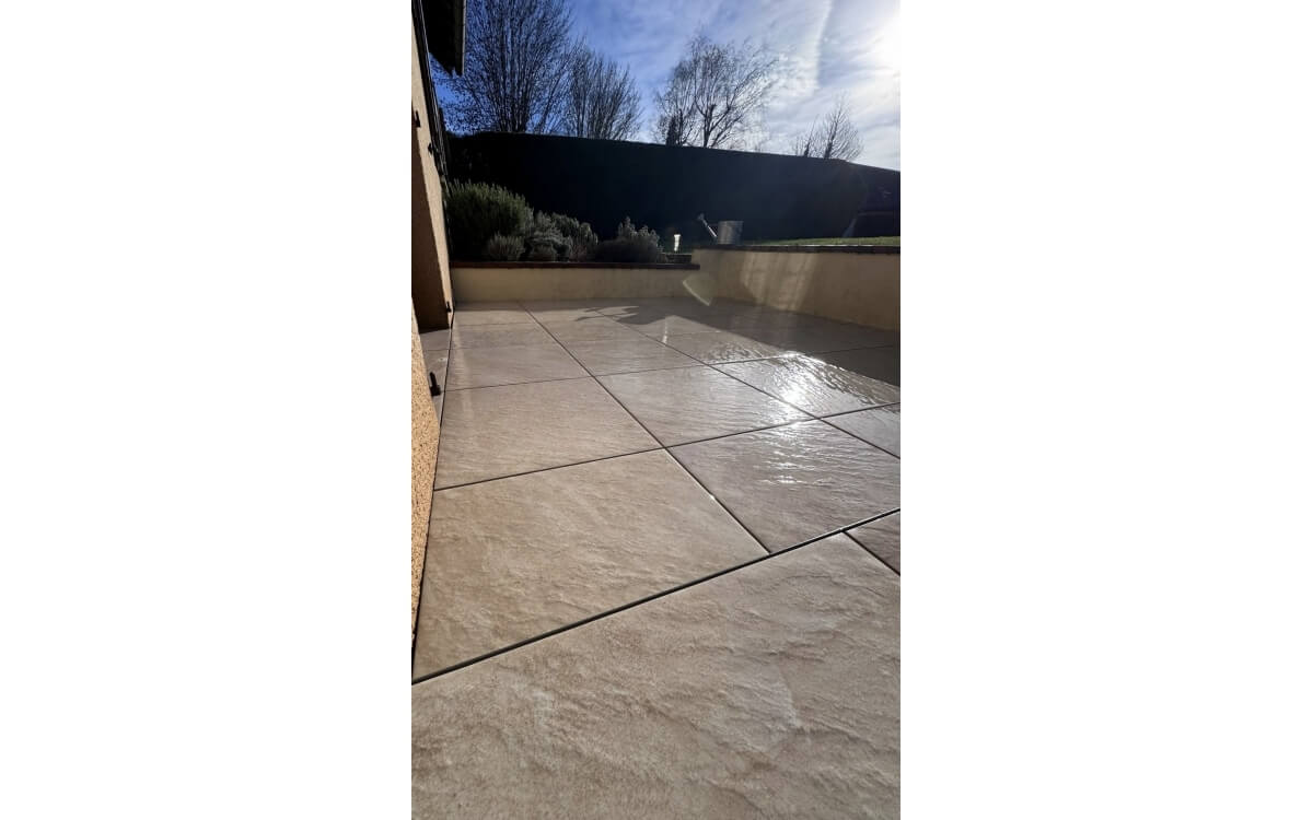 Cr�ation Terrasse en dallage sur plots et gr�s c�rame � Sours