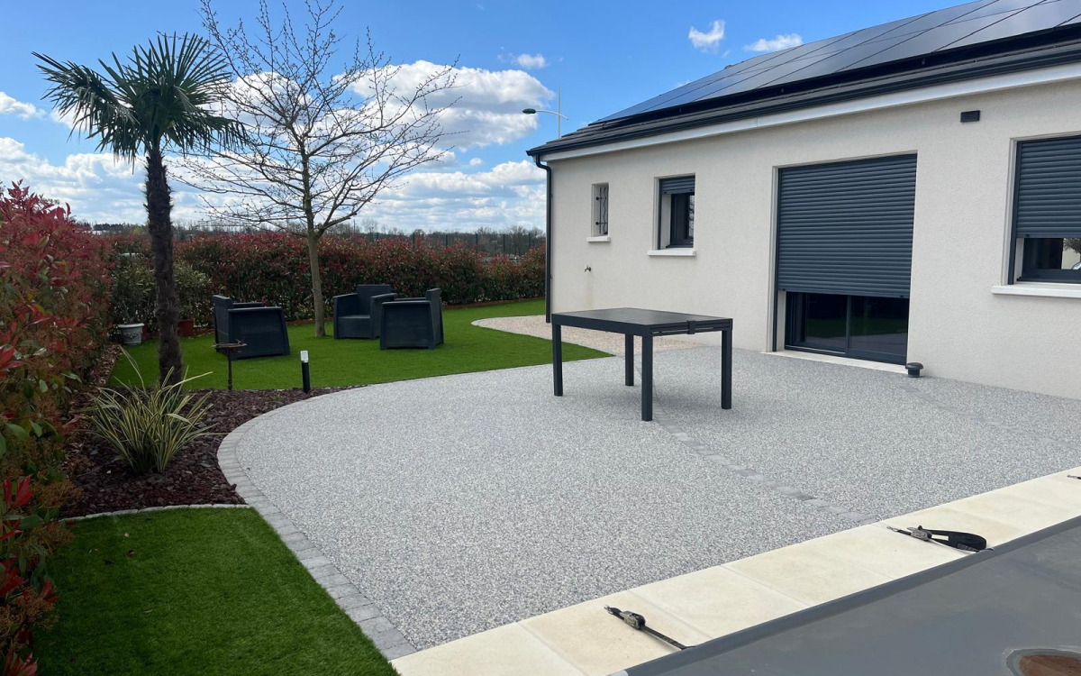 R�alisation Terrasse en Hydrostar� et Jardin en DM Green� con�ue le 22/05/2026