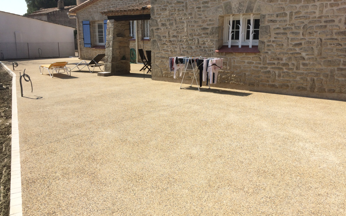 Conception Terrasse en bton dsactiv  Saint-Jean-de-Vdas ralise le 12/06/2020