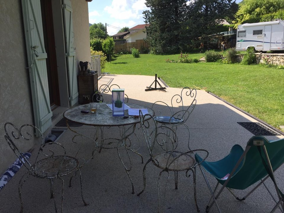 Ralisation Terrasse en bton dsactiv - Entreprise Alle Crative  Saint-tienne-de-Crossey conue le 19/09/2018