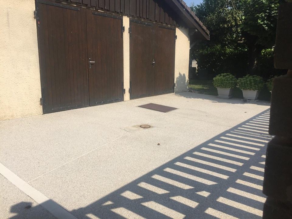 Cration Terrasse en bton dsactiv  La Buisse ralise le 18/12/2018