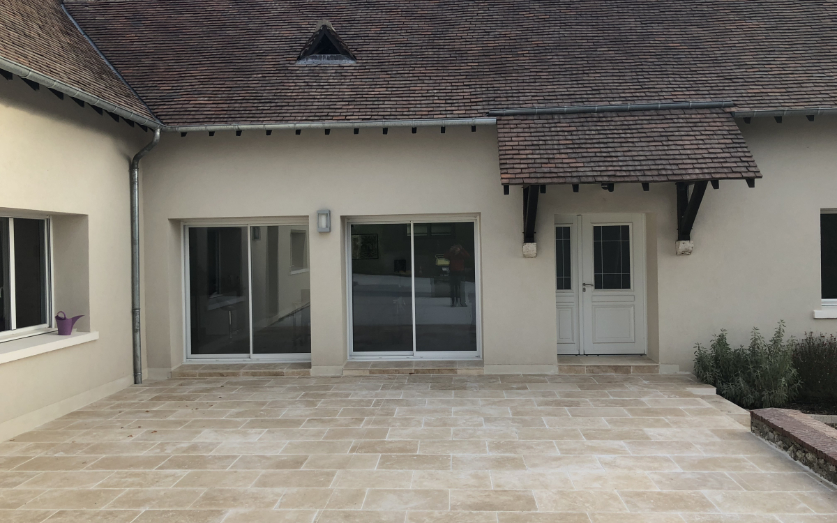 Ralisation Terrasse en dallage - Entreprise De Lima   La Chausse-Saint-Victor cre le 14/02/2019