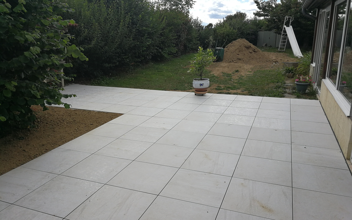 Cration Terrasse en grs crame - Rhne conue le 20/10/2020