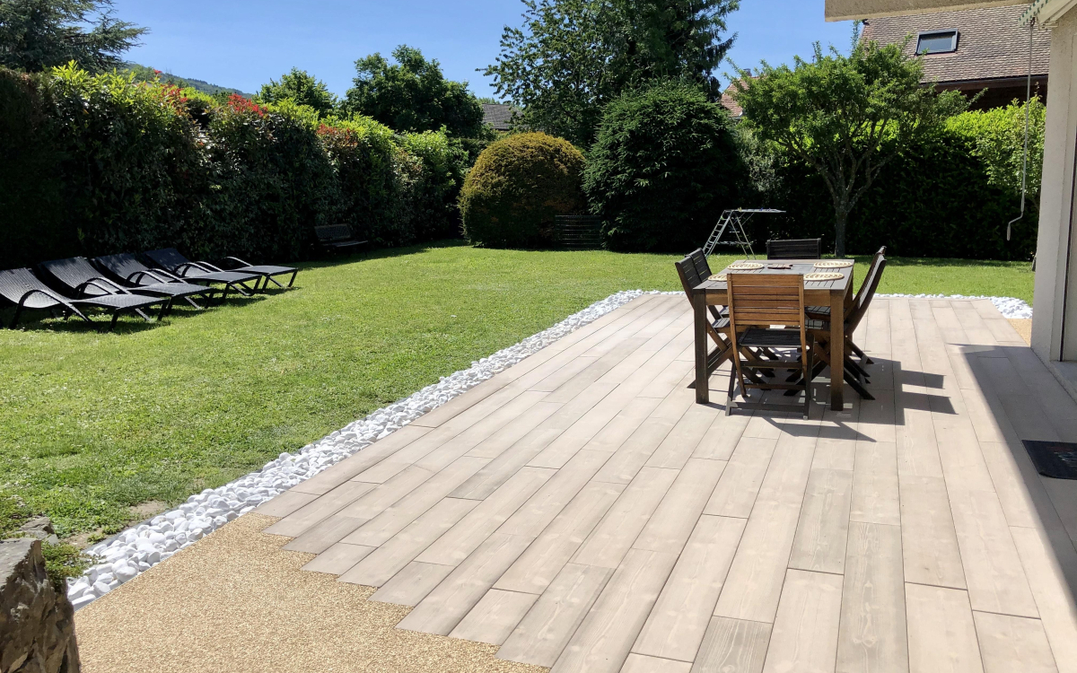 Ralisation Terrasse en Boib et Minralstar   Neuvecelle cre le 06/04/2020