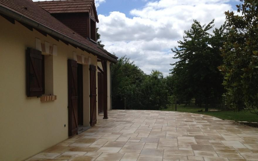 Cration Terrasse en dallage  Bourges ralise le 01/05/2025