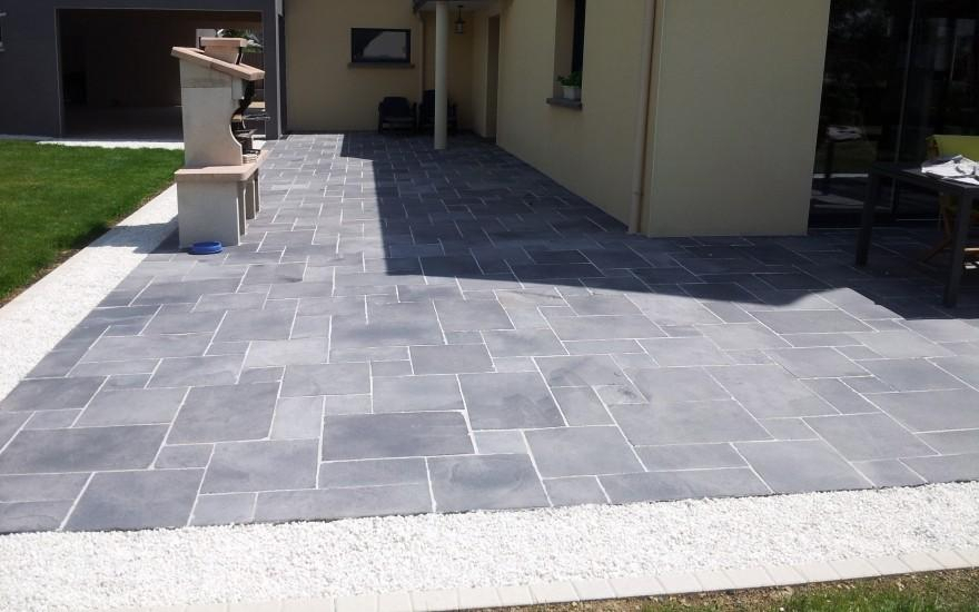 Ralisation Terrasse en dallage  Bruz conue le 30/04/2025