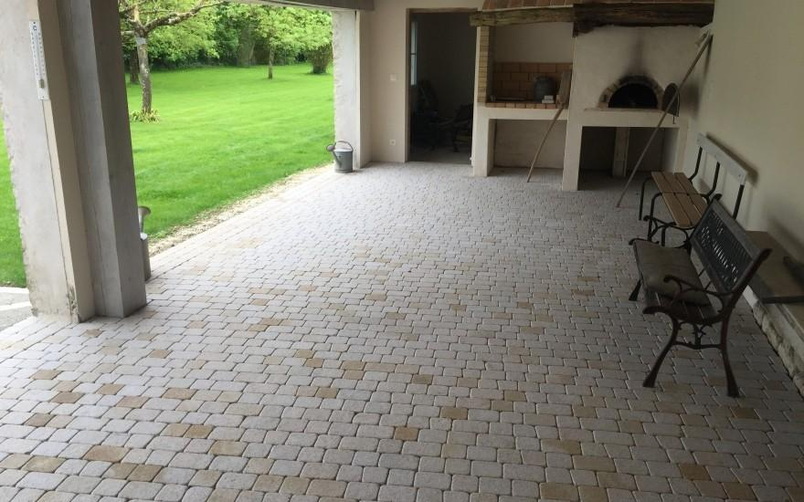 Ralisation Terrasse en pavage  Rochefort cre le 01/05/2025