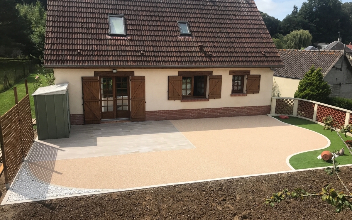 Cration Terrasse en BoibMinralstar et DM Green  Abbeville conue le 25/04/2024