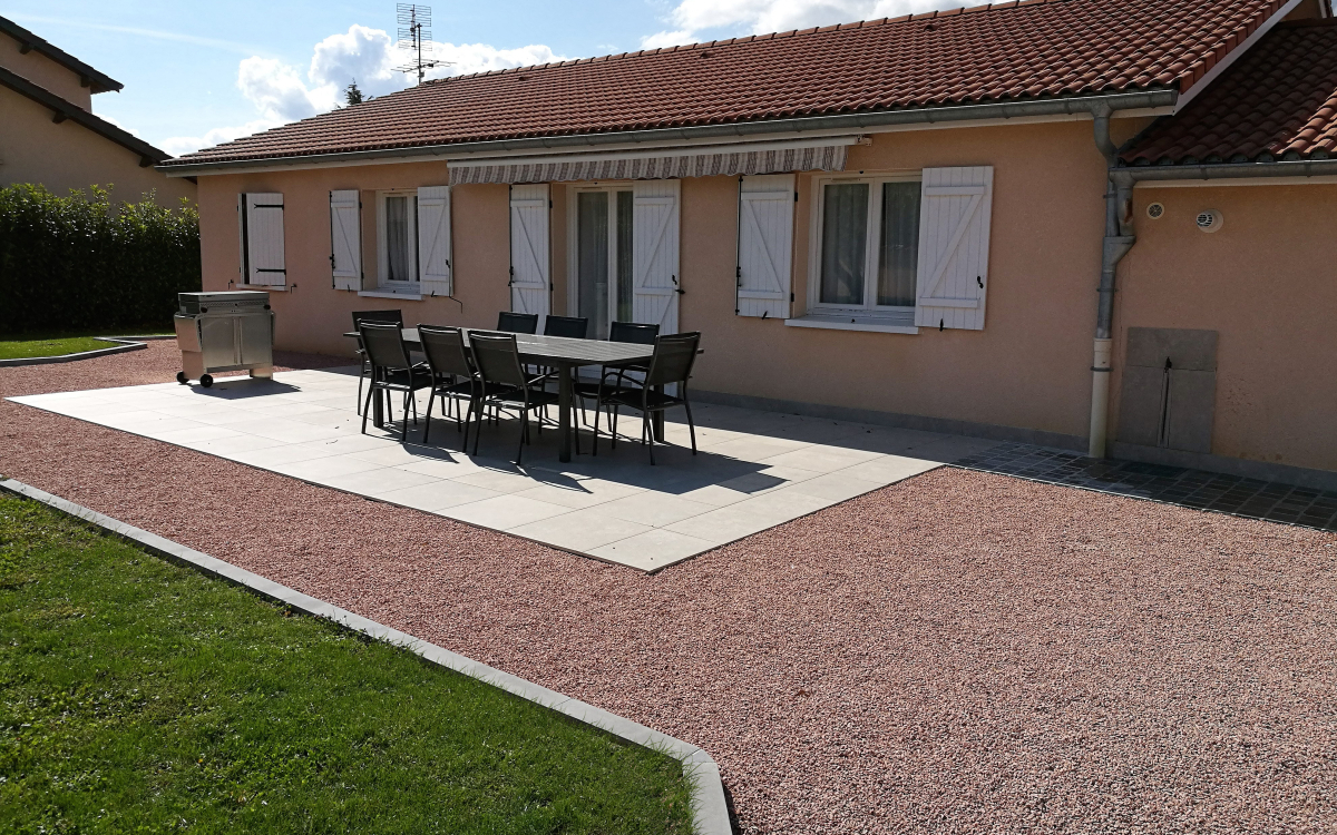 Ralisation Terrasse en Alvostar et dallage  Macon conue le 28/12/2017