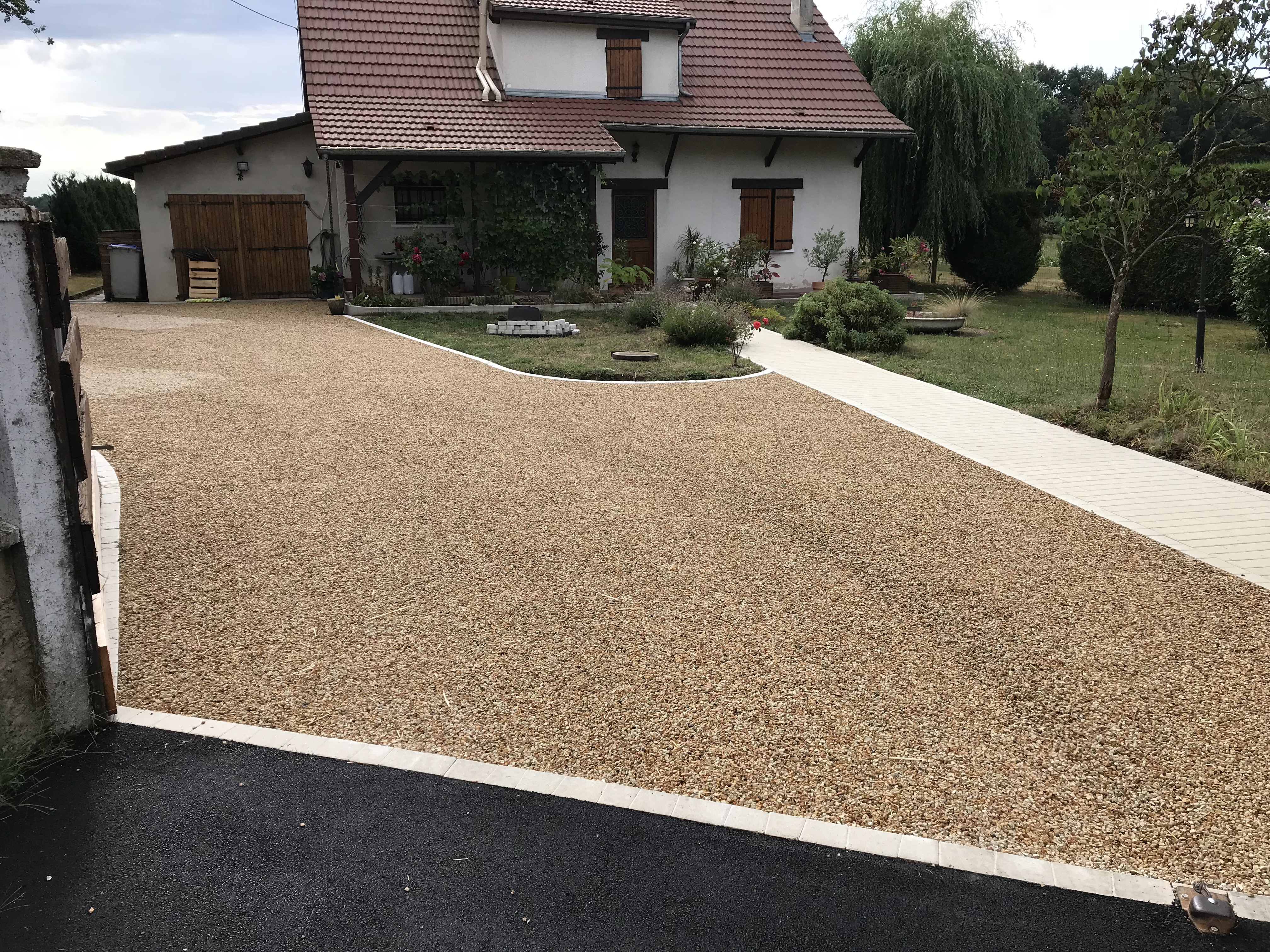 Conception Alle de garage en Alvostar - Entreprise Yverneau - Yonne cre le 20/09/2018