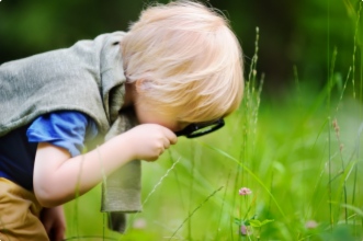 Le jardin, terrain de jeu privilégié pour les enfants !