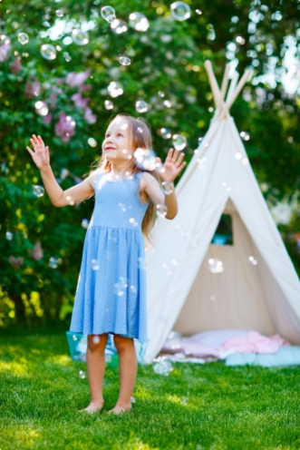 Le jardin, terrain de jeu privilégié pour les enfants !