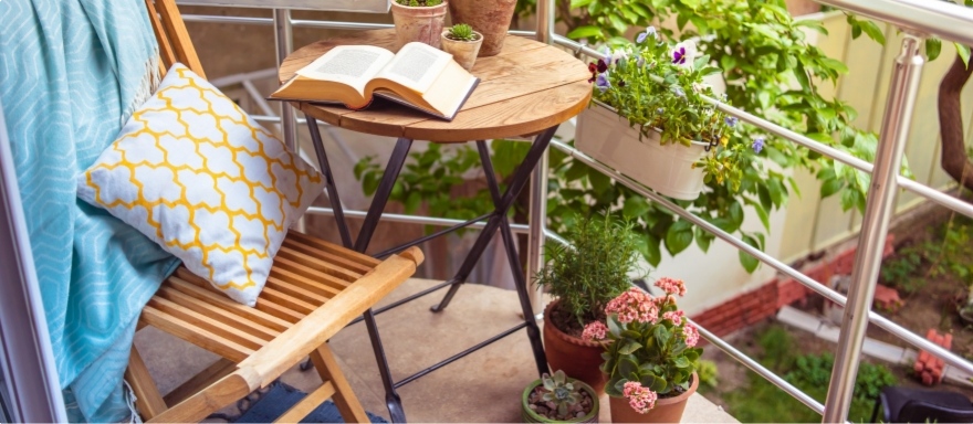 Terrain en pente : 3 solutions pour am&eacute;nager une belle terrasse 