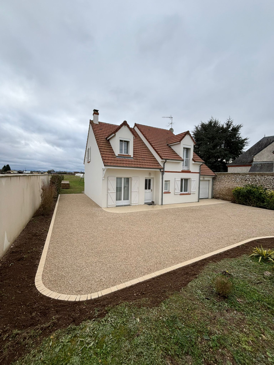 Une entrée transformée à Saint-Hilaire Saint-Mesmin !