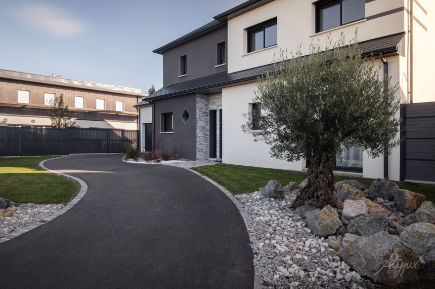 Entreprise Chappot : L'expert Daniel Moquet pour vos all&eacute;es et terrasses &agrave; Seyssuel