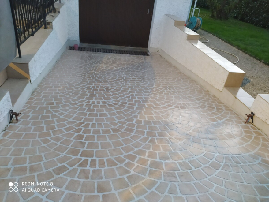 All&eacute;e de garage en pavage