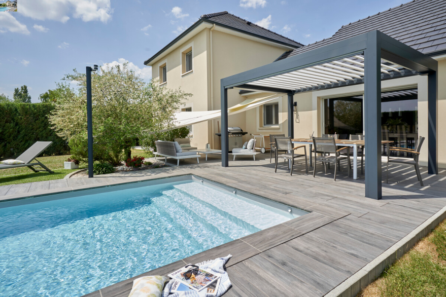 Terrasse Dalles avec piscine et pergola