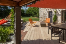 Des allées, terrasses et chemins au style bien marqué