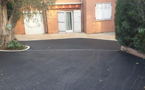 Entr�e de maison en b�ton decoratif et Hydrostar�16892