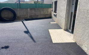 Cour en enrob� � chaud et pavage dallage16993