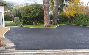 Entr�e de maison en Alv�ostar�, Dm green�, enrob� � chaud et Pav� la couture�17435