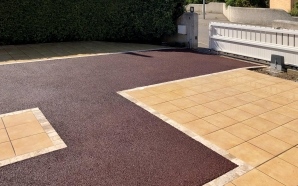 Cour en enrob rouge  chaud9518