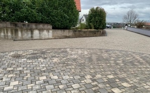 Cour en Alv�ostar�, enrob� � chaud, Gravistar�, pavage dallage et Stardraine�12107