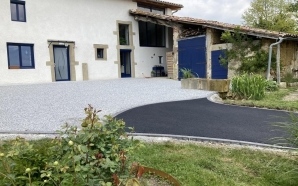 Entr�e de maison en enrob� � chaud, Gravistar� et Pav� la couture�18263